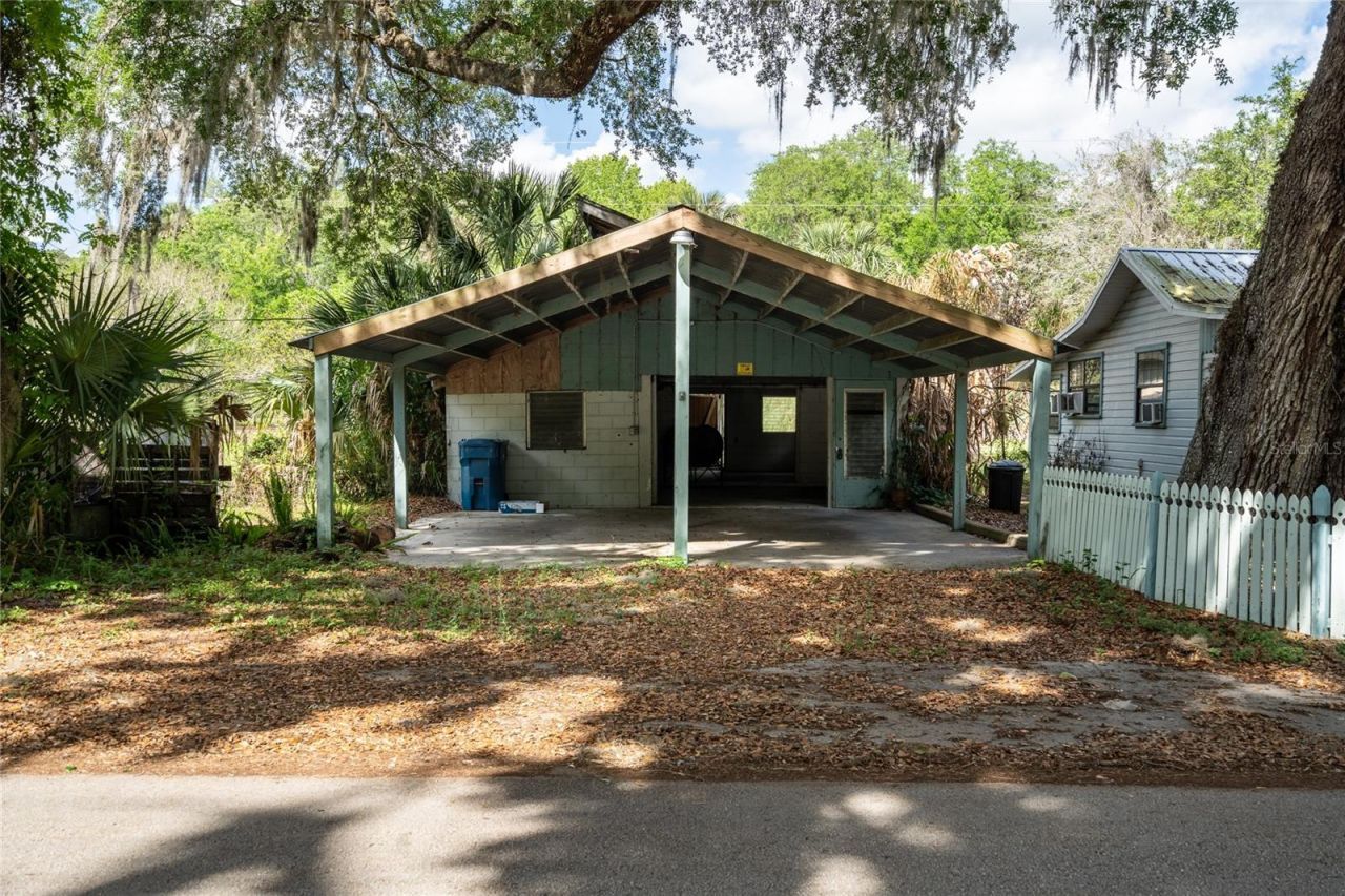 5560 Park Avenue, De Leon Springs, FL 32130 Photo