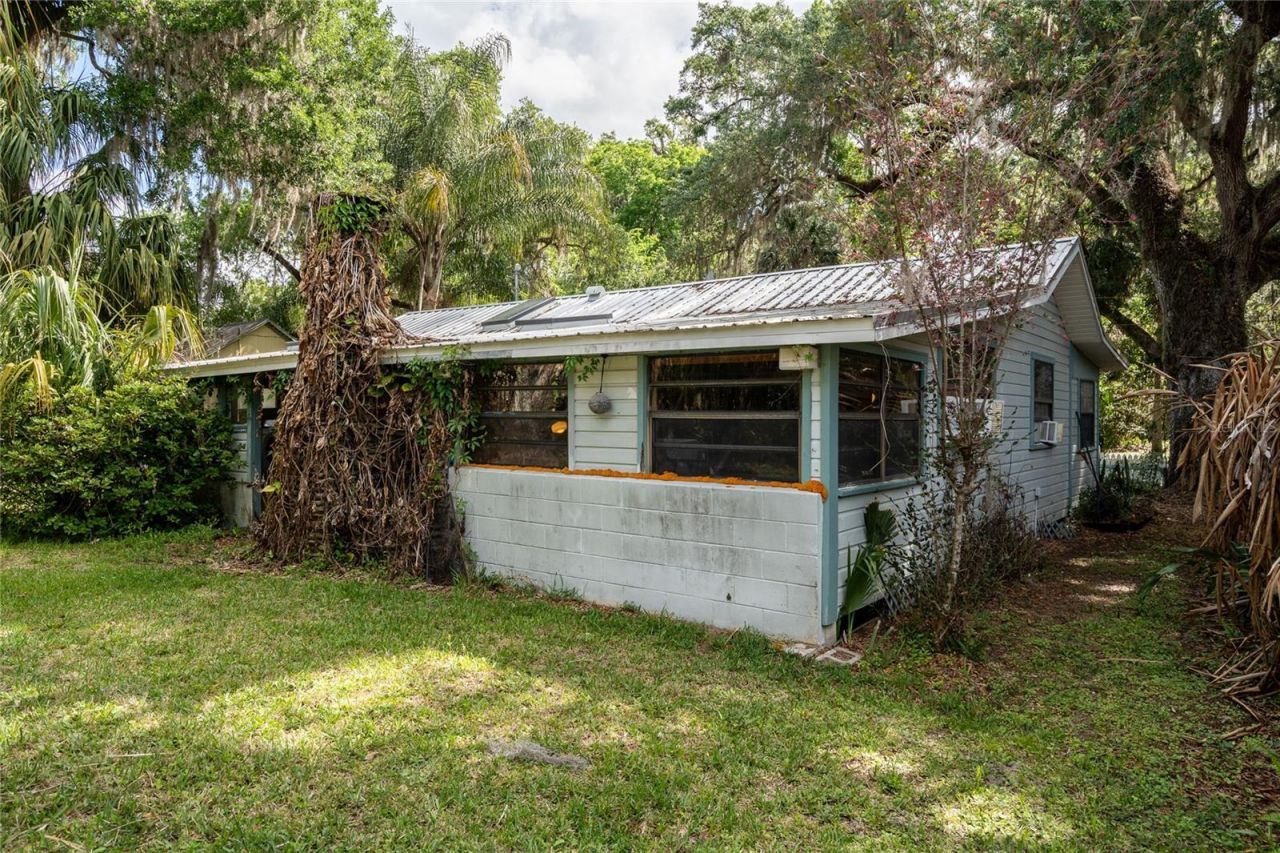 5560 Park Avenue, De Leon Springs, FL 32130 Photo