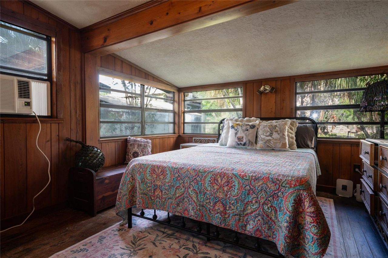 5560 Park Avenue, De Leon Springs, FL 32130 Photo