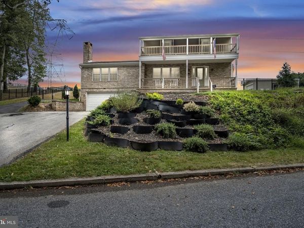 26 AUTUMN DRIVE, DILLSBURG, PA 17019