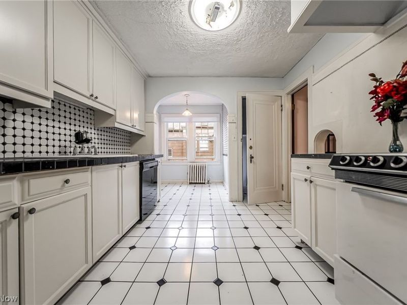 18313 Newell Road , Shaker Heights, OH 44122 Photo 2