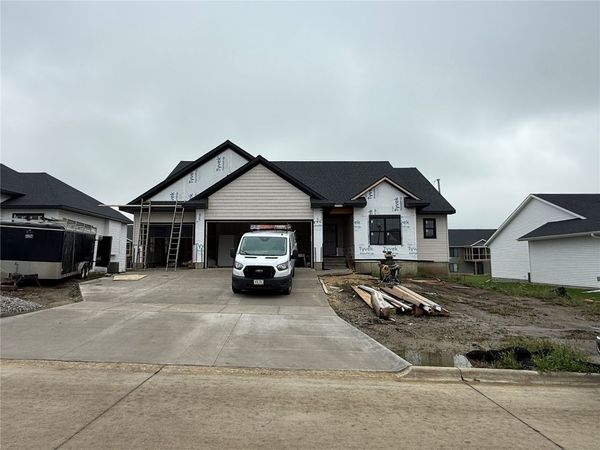 80 S Seven Oaks Road, North Liberty, IA 52317