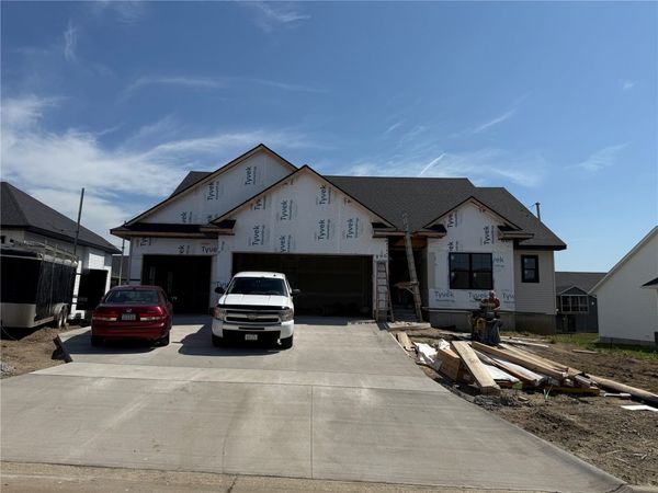 80 S Seven Oaks Road, North Liberty, IA 52317