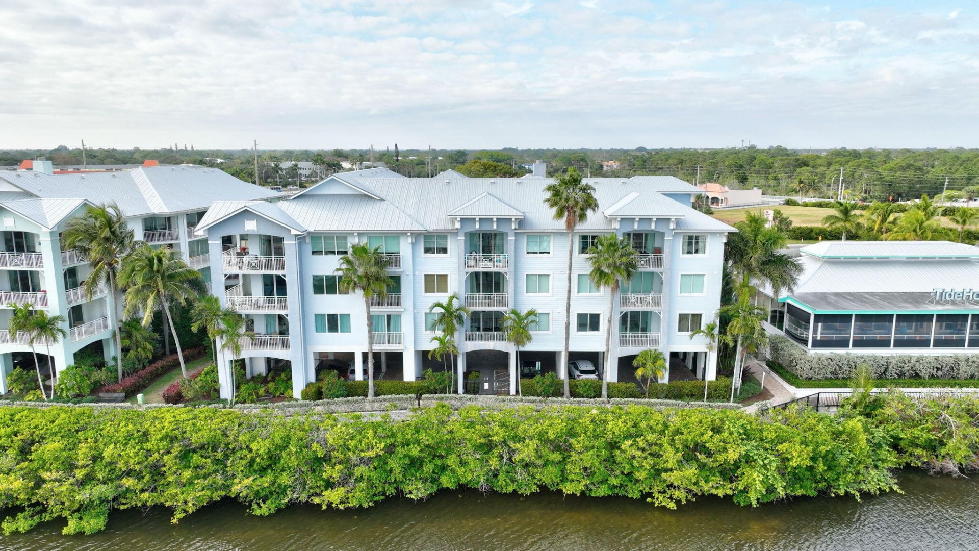 875 NW Flagler Avenue, Unit 404, Stuart, FL 34994 Photo