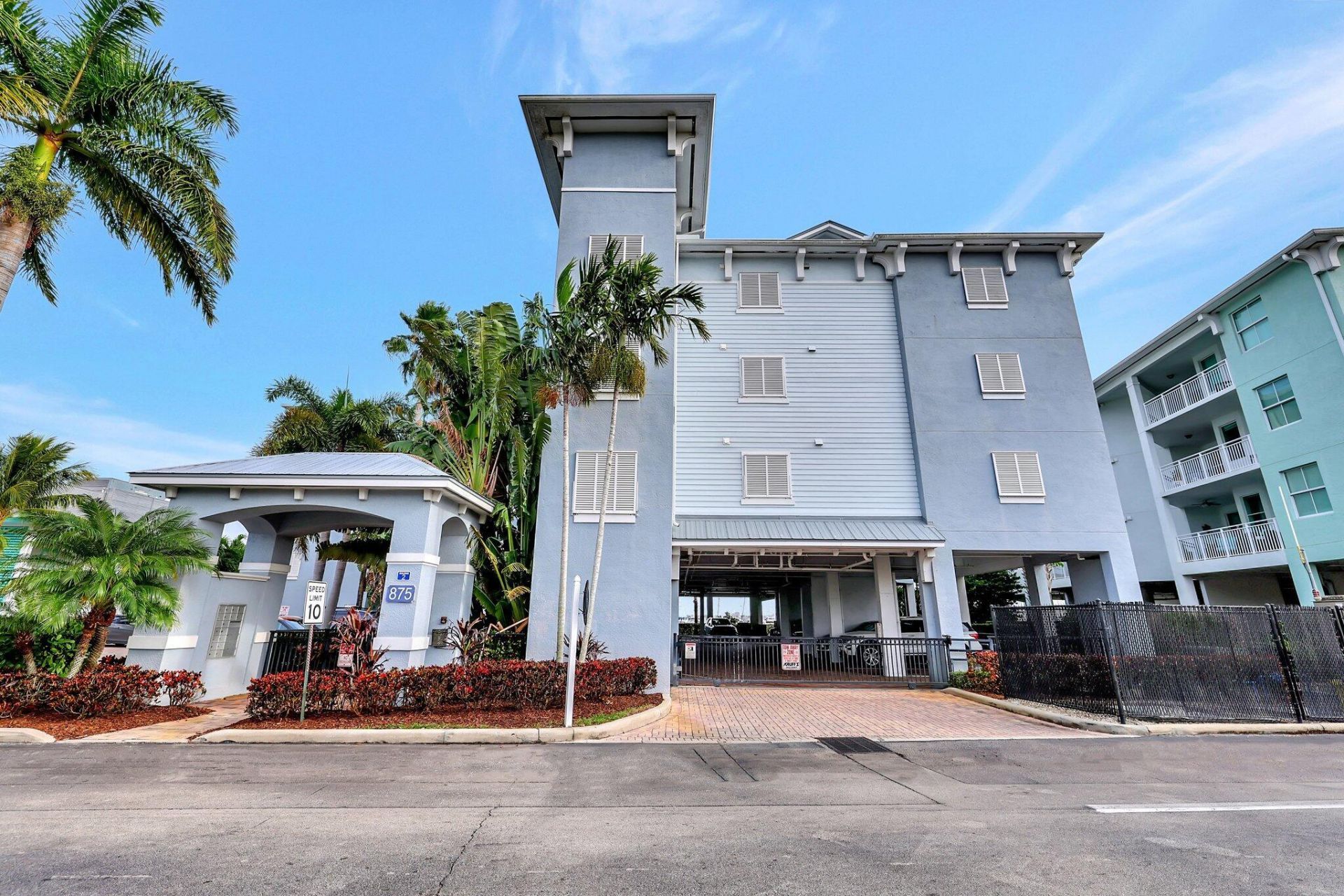 875 NW Flagler Avenue, Unit 404, Stuart, FL 34994 Photo
