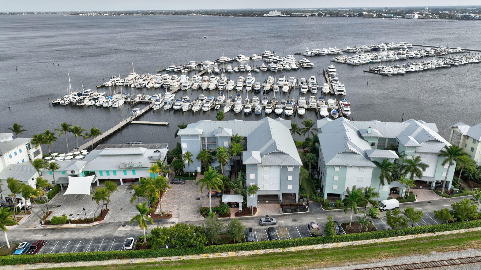 875 NW Flagler Avenue, Unit 404, Stuart, FL 34994 Photo