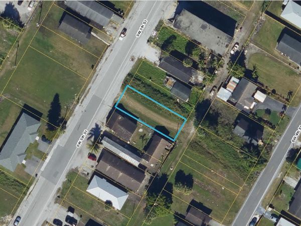 537 SW 5th Street, Belle Glade, FL 33430