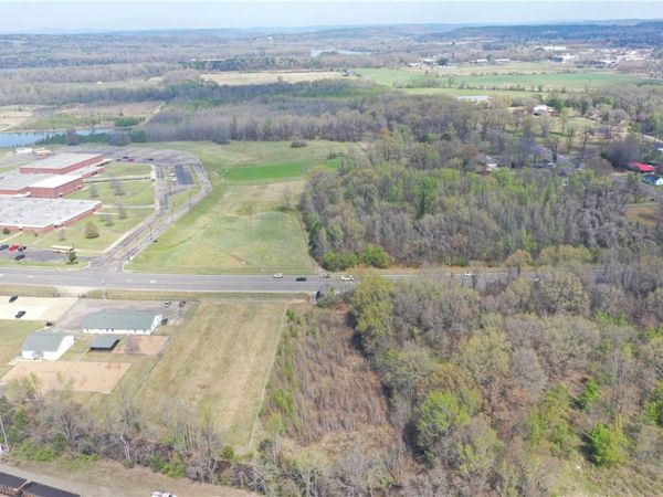 Lot 1 W Parkway , Russellville, AR 72801