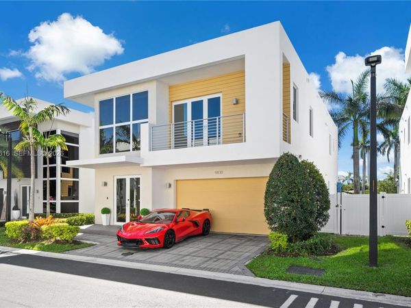 9830 NW 74th Ter, Doral, FL 33178