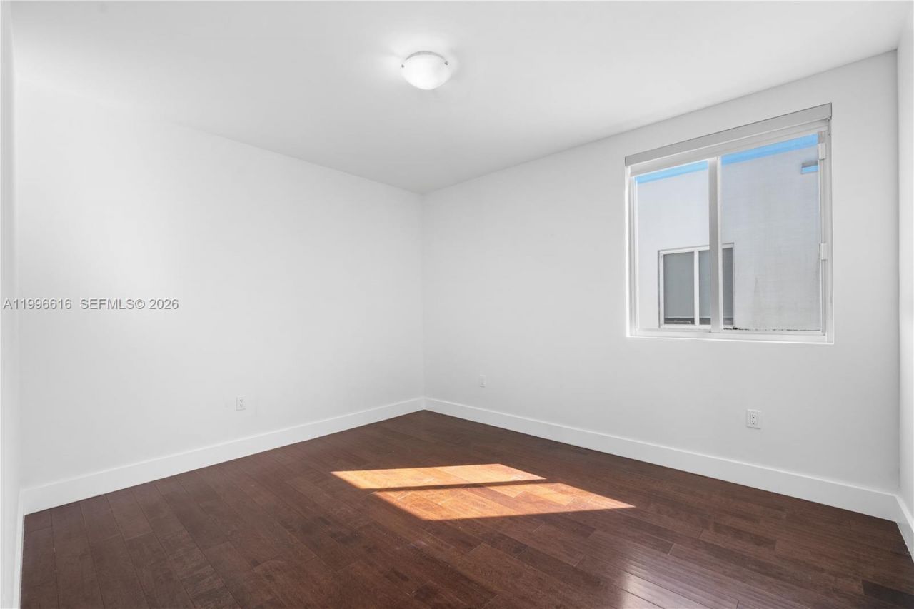 9830 NW 74th Ter, Doral, FL 33178 Photo