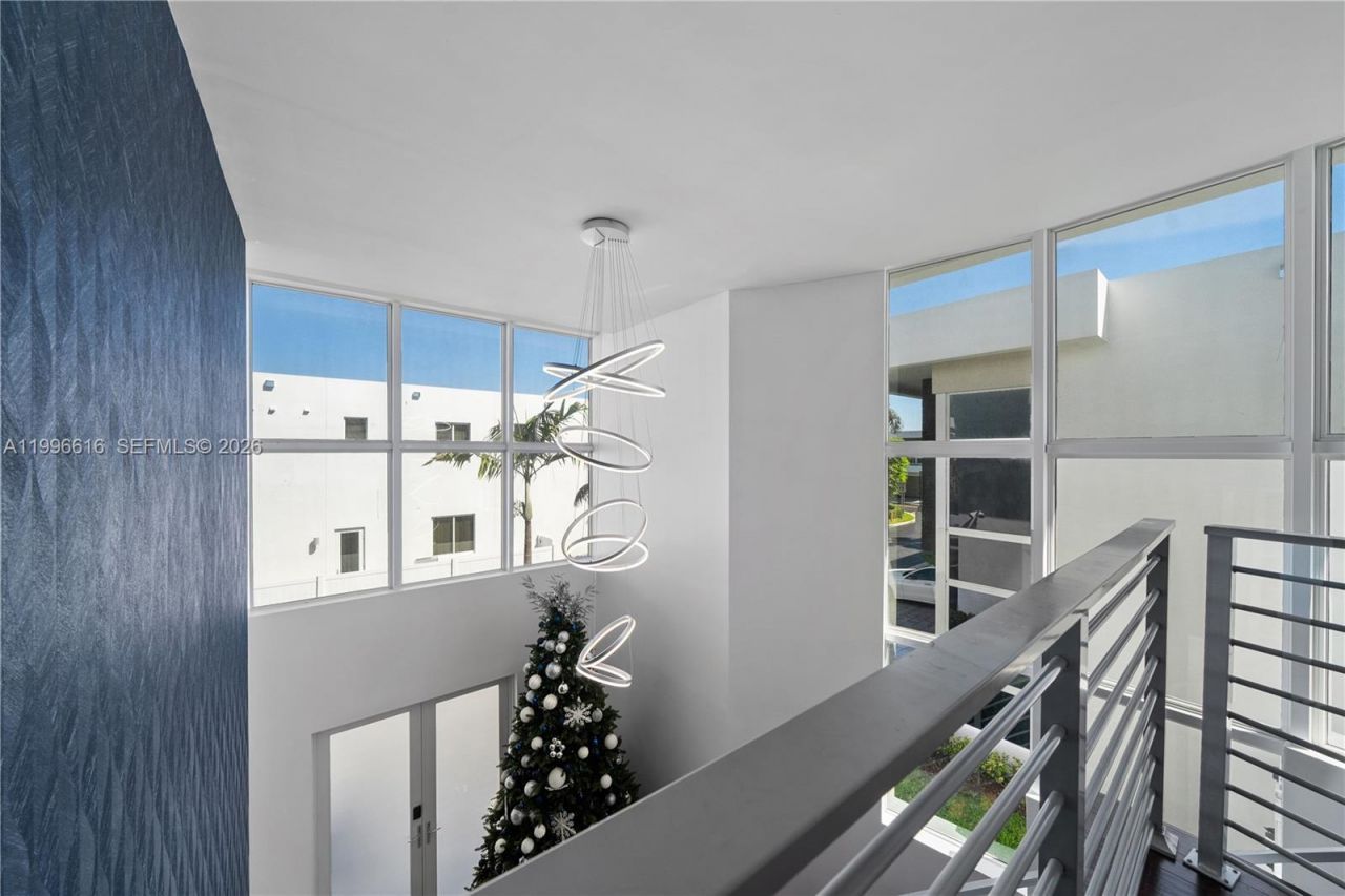 9830 NW 74th Ter, Doral, FL 33178 Photo