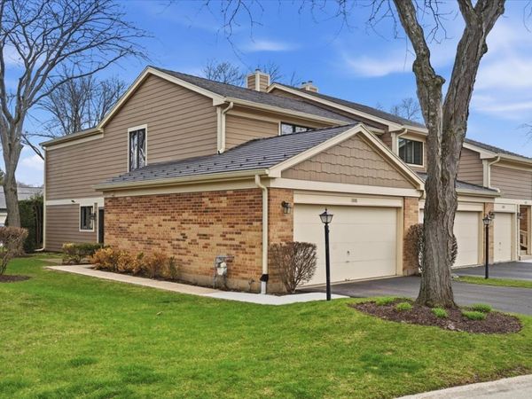 1308 Downs Parkway , Libertyville, IL 60048