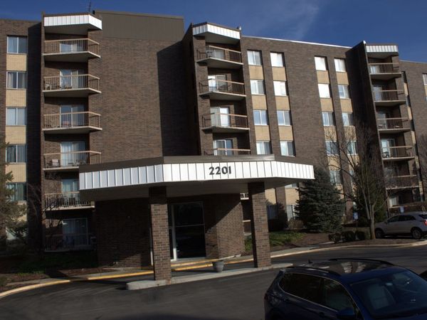 2201 S Grace Street , Unit 106, Lombard, IL 60148