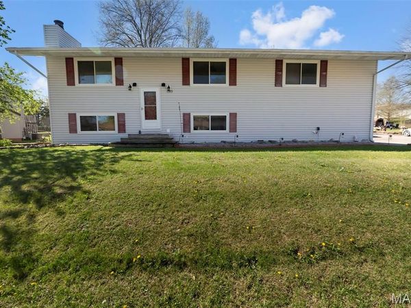 1333 Rolling Fields Drive , Jackson, MO 63755