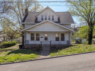 904 Lee Street, St Albans, WV 25177