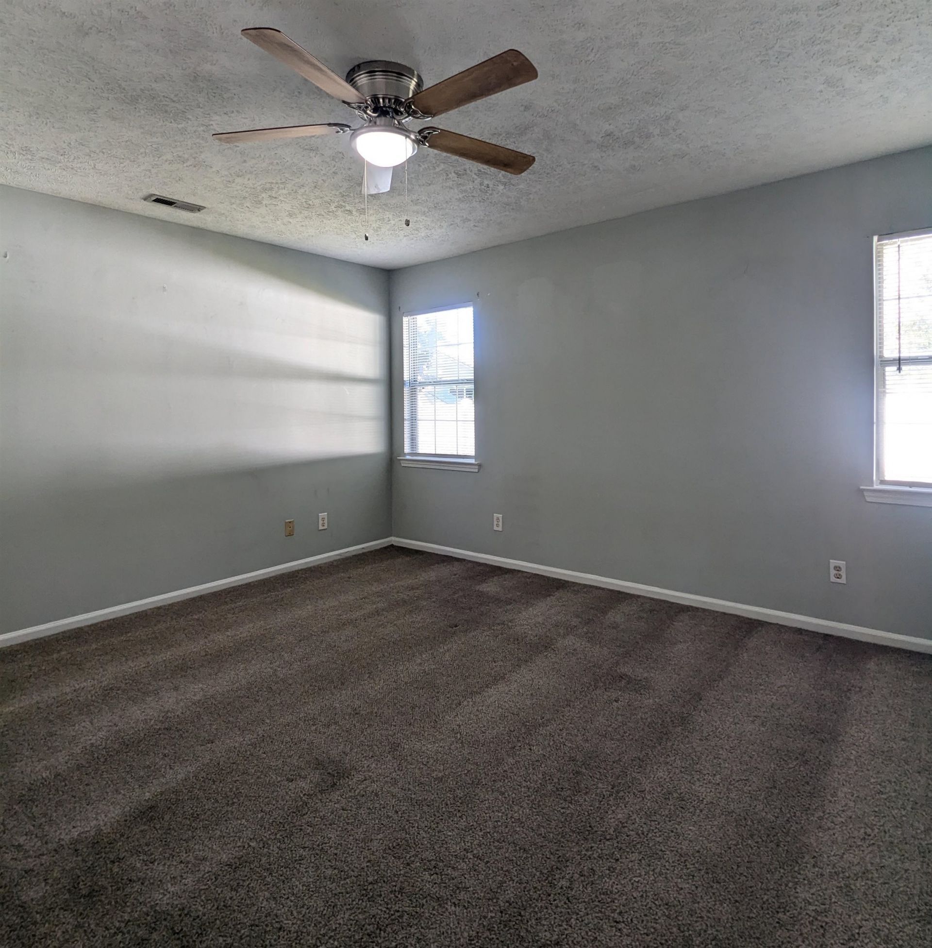 8031 Resin Rd. Photo 10