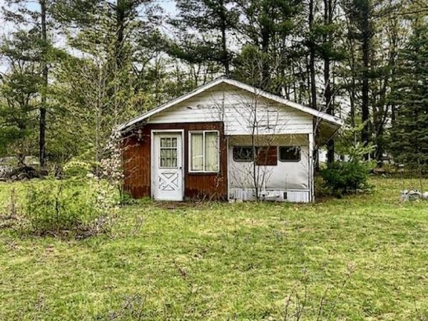 10624 W 22 1/2 Road, Mesick, MI 49668