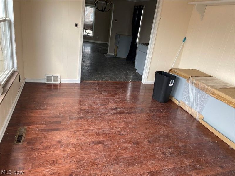 7101 Plainfield Avenue, Cleveland, OH 44144 Photo 8