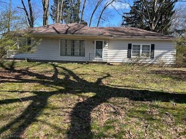 3045 Endicott Way, Silver Lake, OH 44224