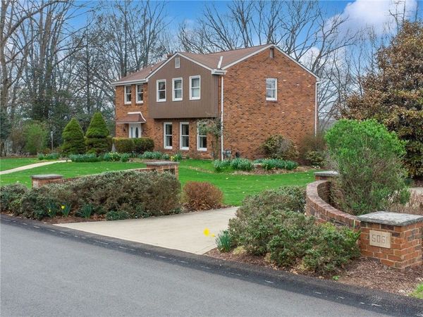 5061 Northlawn Cir, Murrysville, PA 15668