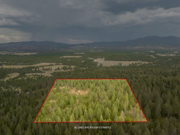 84XX Lodge Pole Ln, Chattaroy, WA 99003