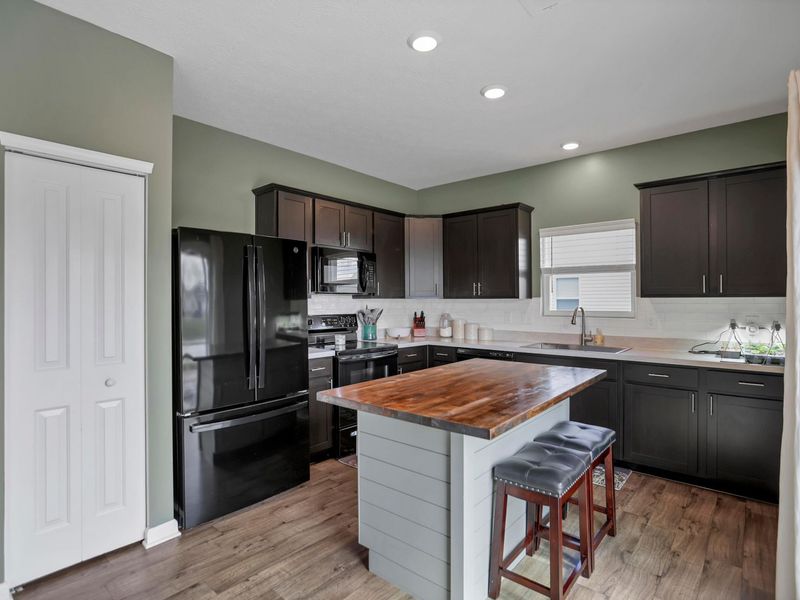 414 Quincy Circle, London, OH 43140 Photo 10