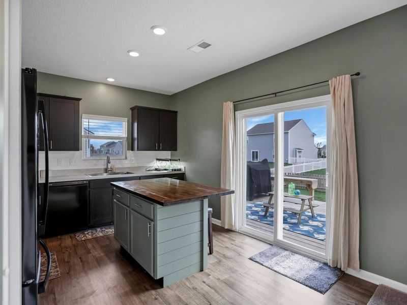 414 Quincy Circle, London, OH 43140 Photo 11