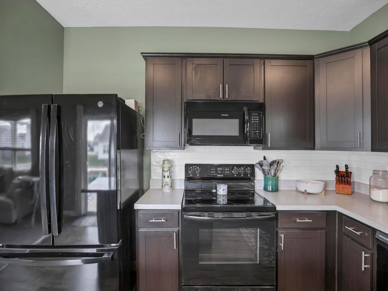 414 Quincy Circle, London, OH 43140 Photo 14