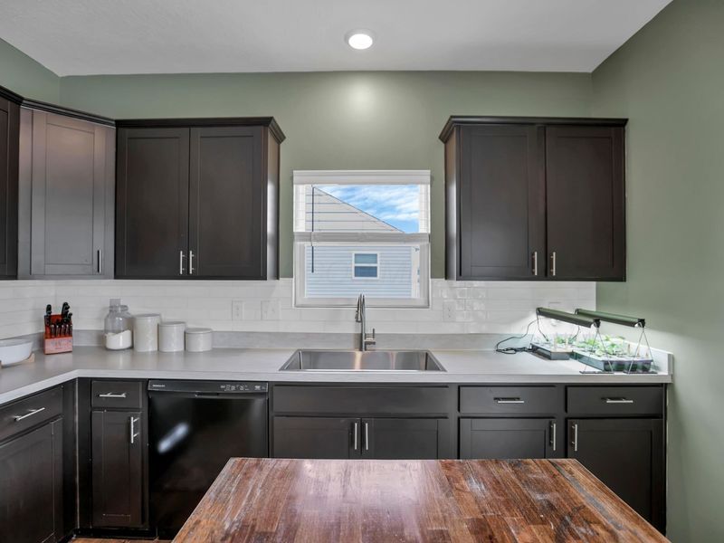 414 Quincy Circle, London, OH 43140 Photo 15