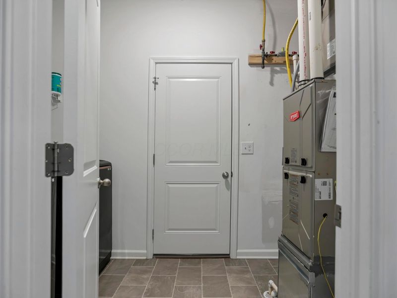 414 Quincy Circle, London, OH 43140 Photo 22