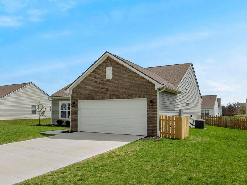 414 Quincy Circle, London, OH 43140 Photo 3