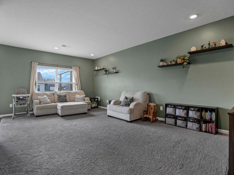 414 Quincy Circle, London, OH 43140 Photo 6