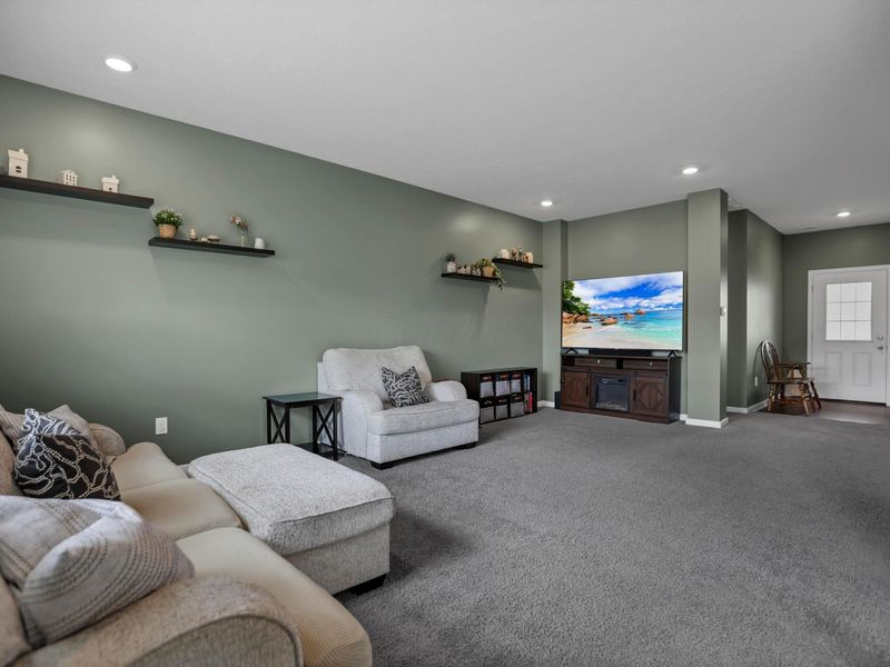 414 Quincy Circle, London, OH 43140 Photo 9