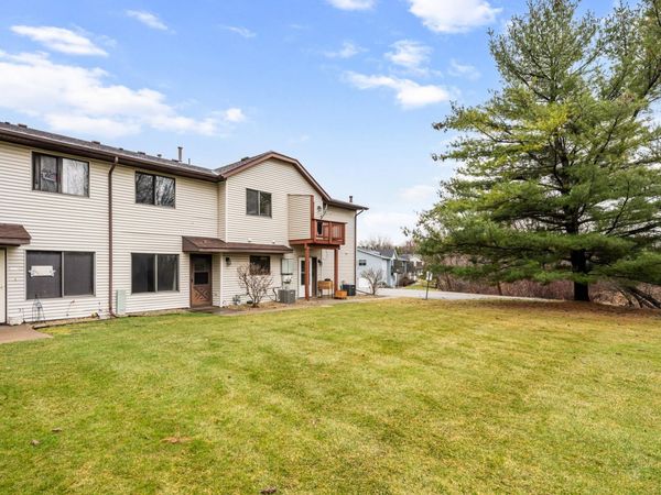 1658 Helena Road N, Oakdale, MN 55128