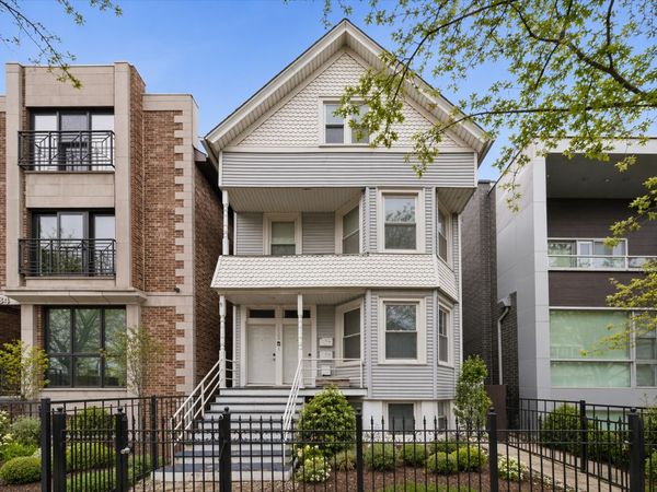 1532 W Oakdale Avenue , Chicago, IL 60657