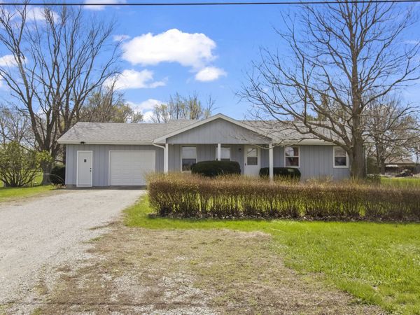 812 W 3rd Street , Gilman, IL 60938