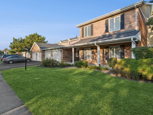 7235 Willow Way Lane , Unit B, Willowbrook, IL 60527