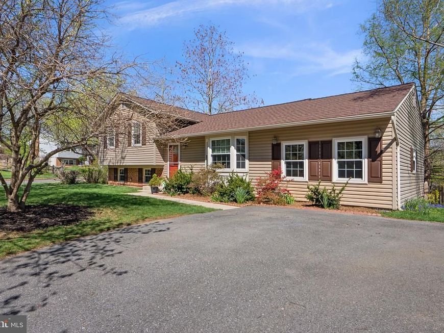 8505 Calypso Lane, Gaithersburg, MD 20879 Main Photo