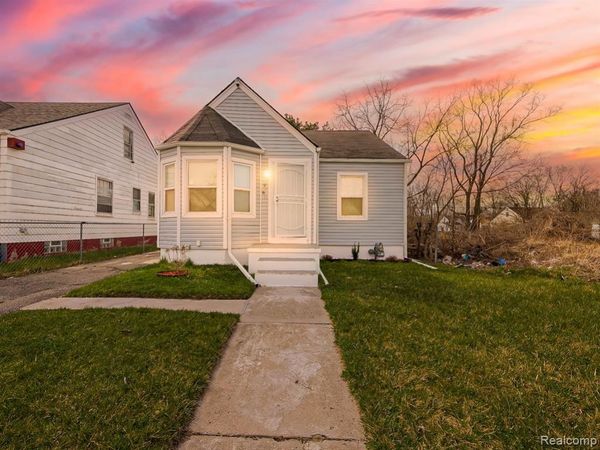 9163 Winthrop Street, Detroit, MI 48228