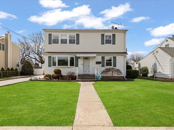 2192 6th Street, East Meadow, NY 11554