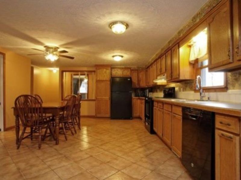 864 Shadybrook Drive , Akron, OH 44312 Photo 22