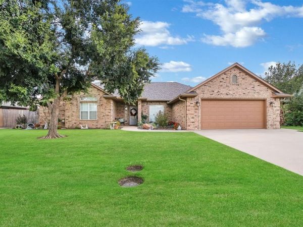 1208 Sheryl Lane, Altus, OK 73521
