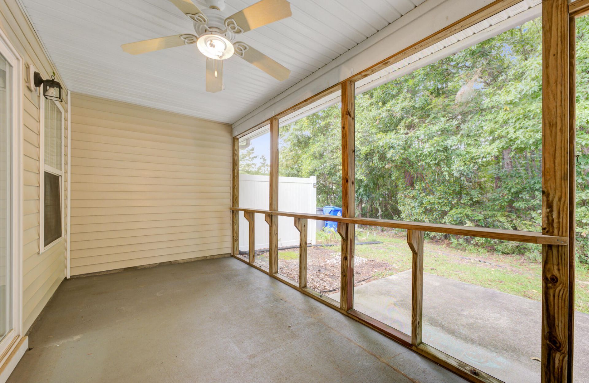 8849 Jenny Lind Street Photo 26