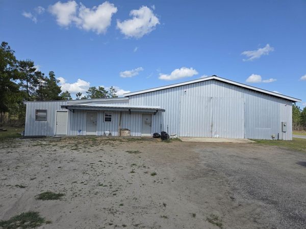 17041 NW 12 Road, Bristol, FL 32321