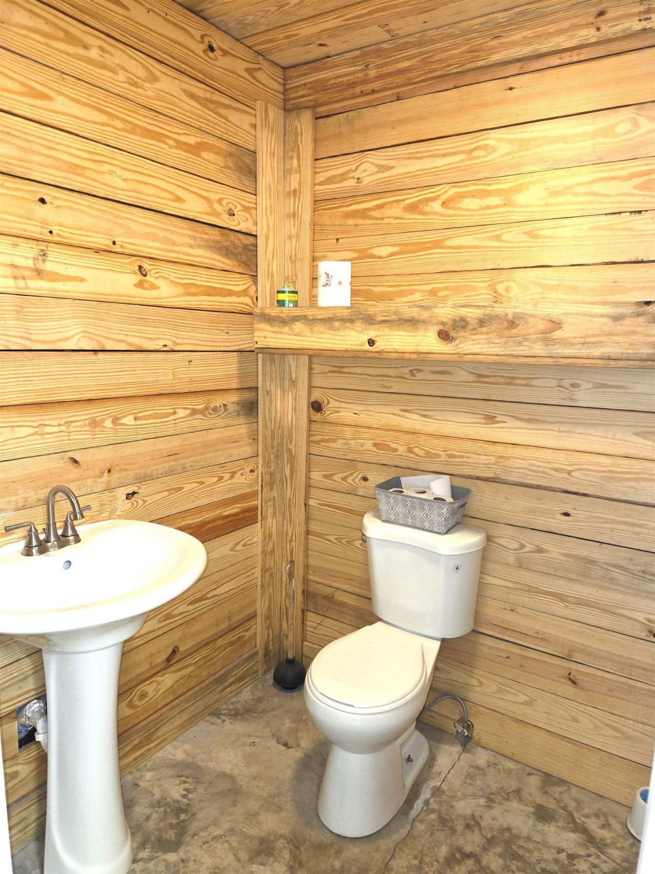 17041 NW 12 Road, Bristol, FL 32321 Photo