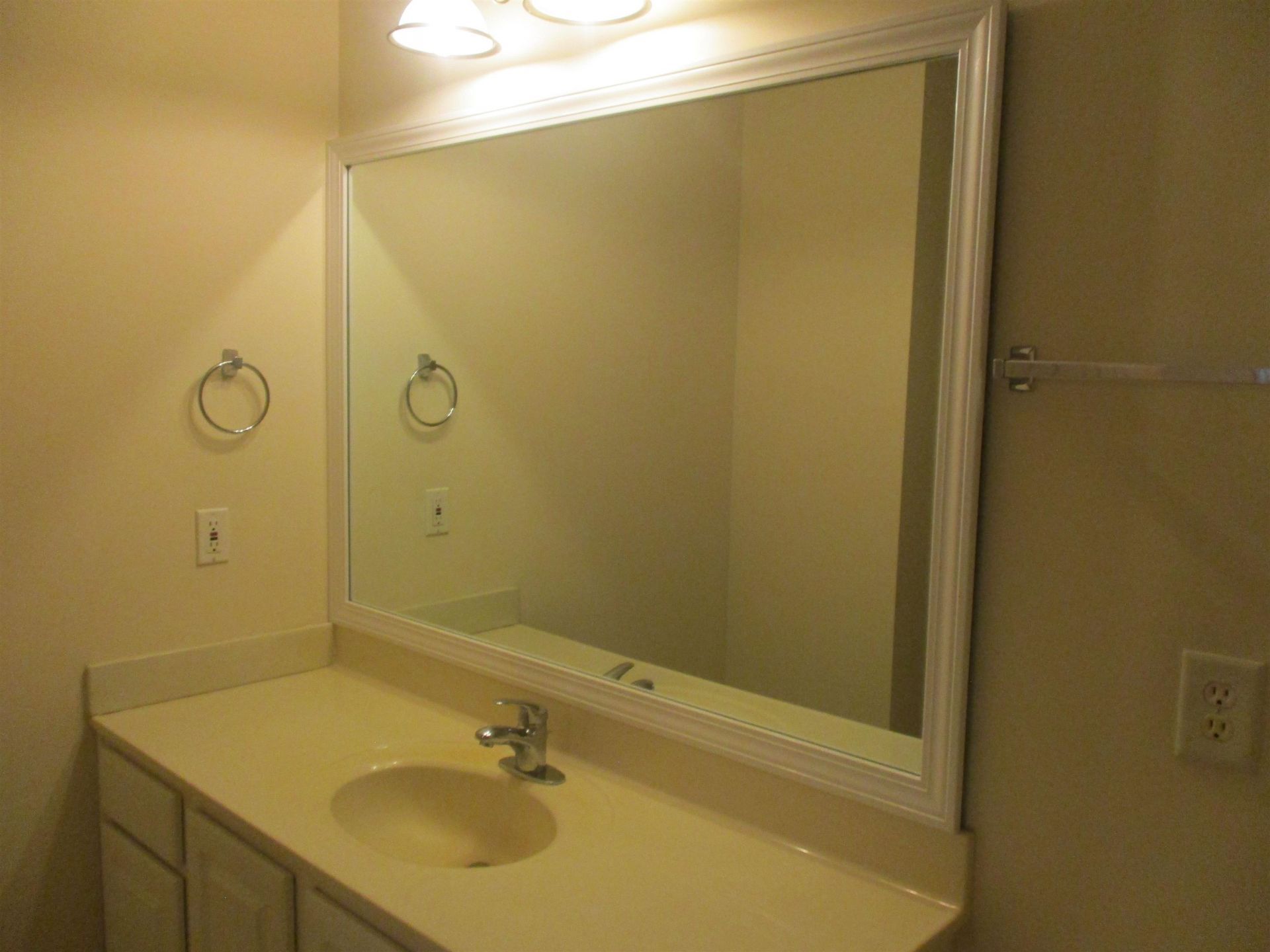 4845 Meadowsweet Dr. Photo 11