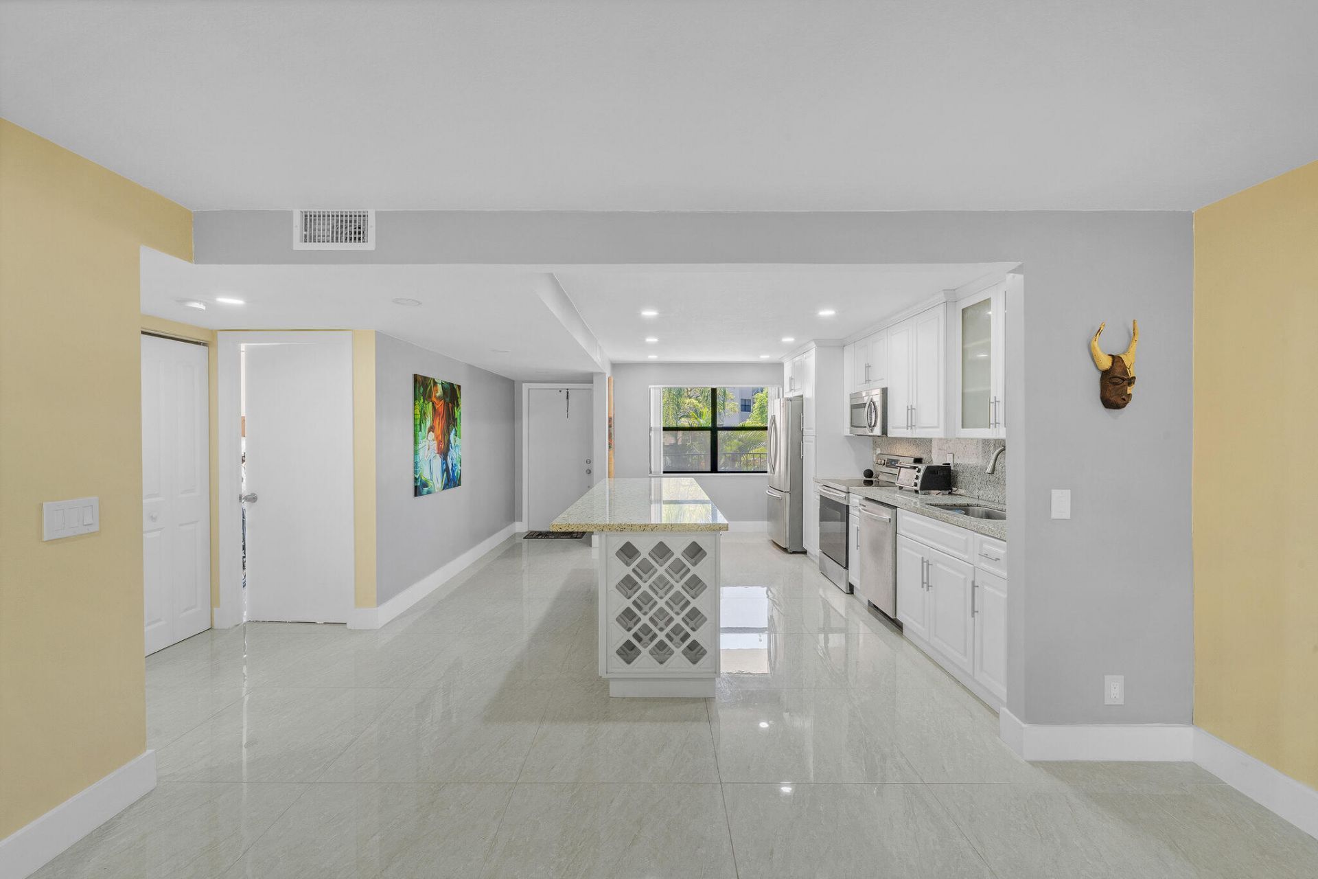 2704 NW 104th Avenue, Unit 210, Sunrise, FL 33322 Photo