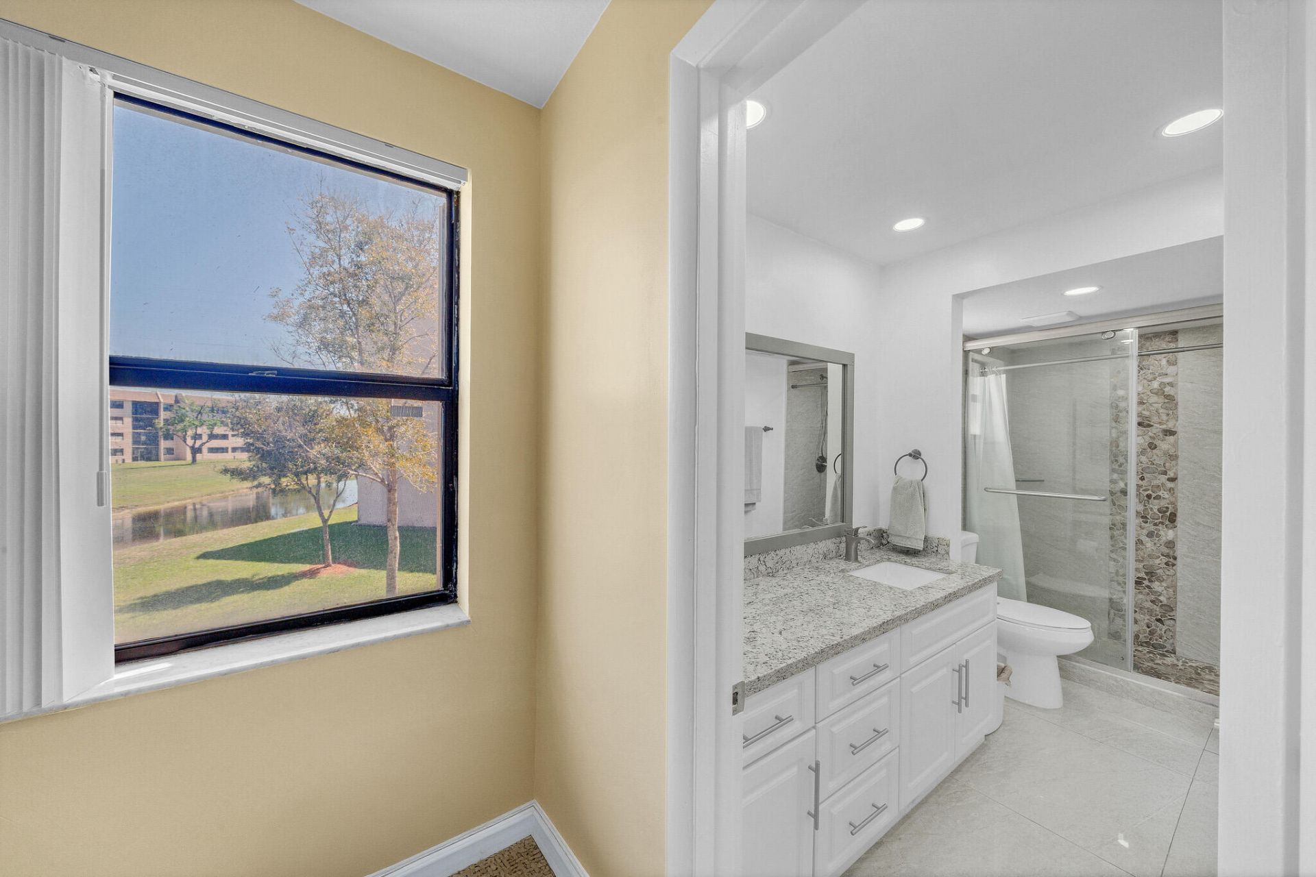 2704 NW 104th Avenue, Unit 210, Sunrise, FL 33322 Photo