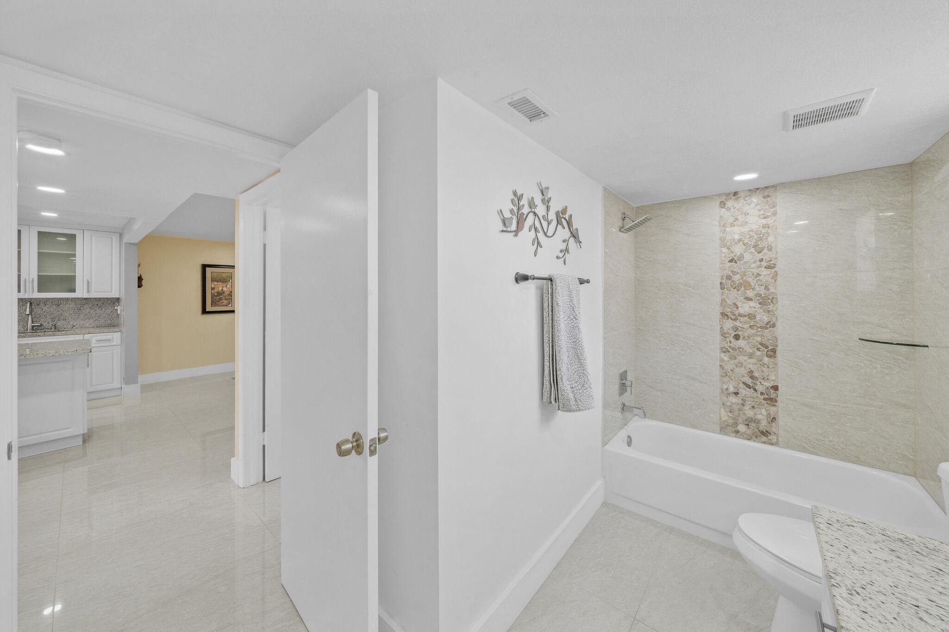 2704 NW 104th Avenue, Unit 210, Sunrise, FL 33322 Photo