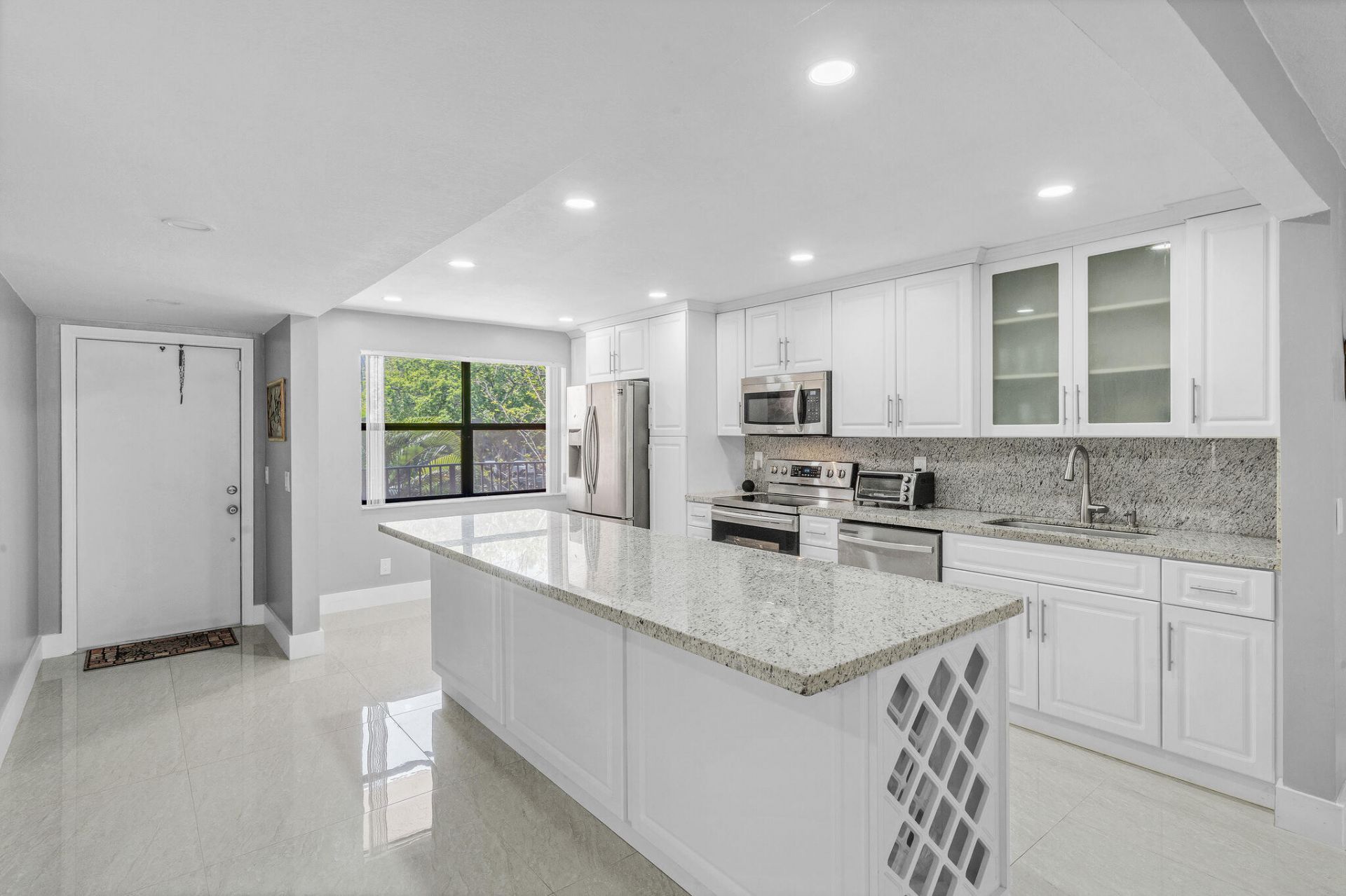 2704 NW 104th Avenue, Unit 210, Sunrise, FL 33322 Photo